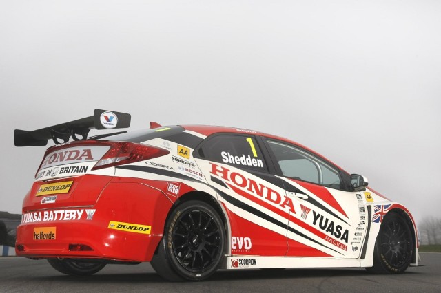 Honda Yuasa Racing Civic 2013 (2).jpg